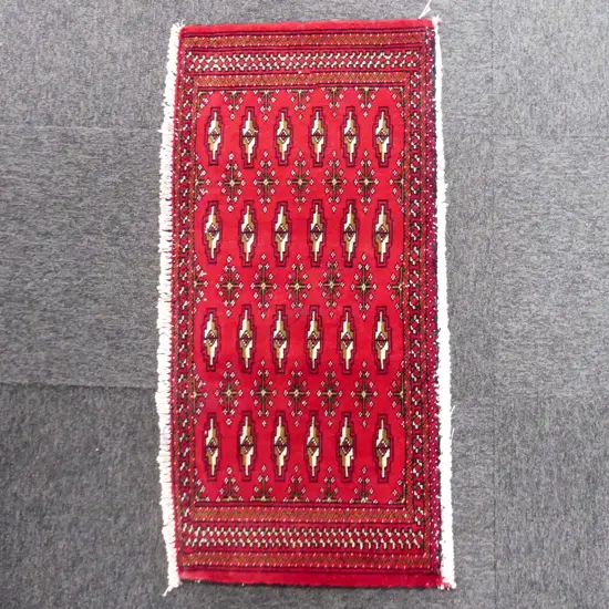 131G SML PERSIAN HAND KNOTTED RUG,1060 x 500mm