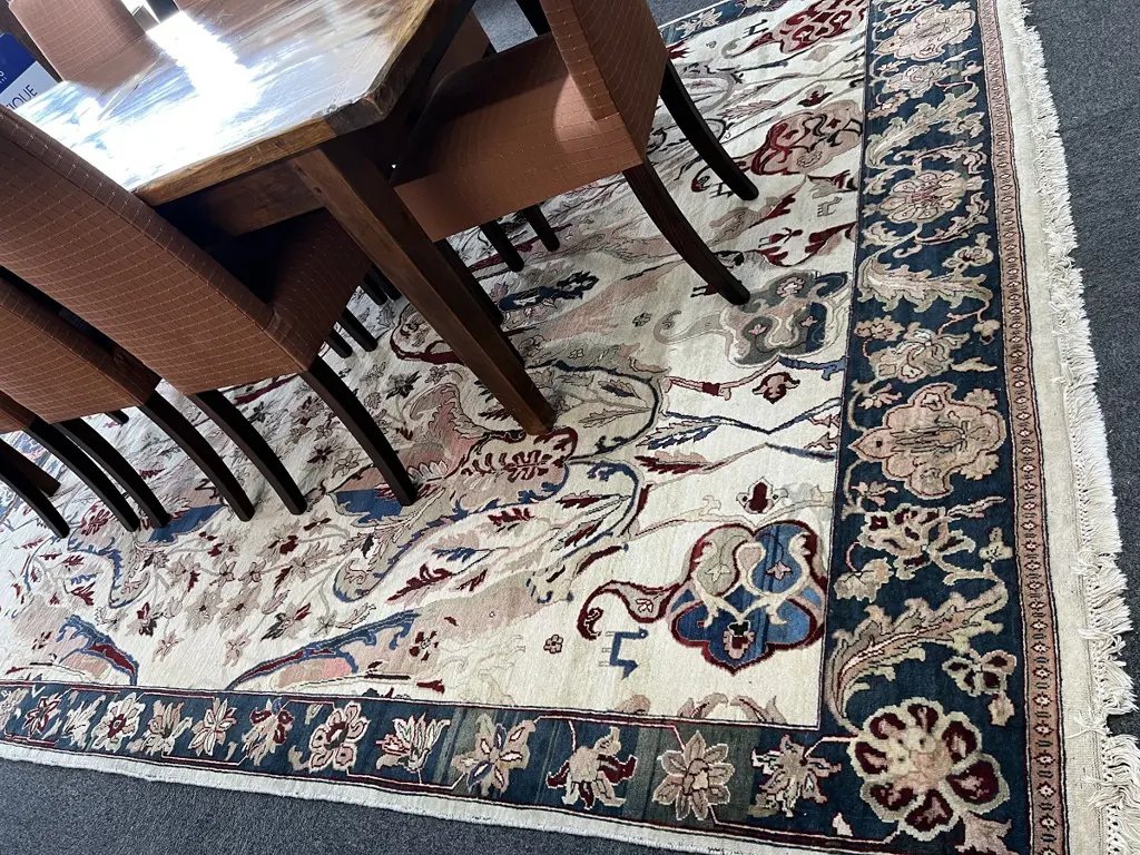 LG HAND KNOTTED WOOL PILE RUG 2360 x 3350mm pale ground Image 1++