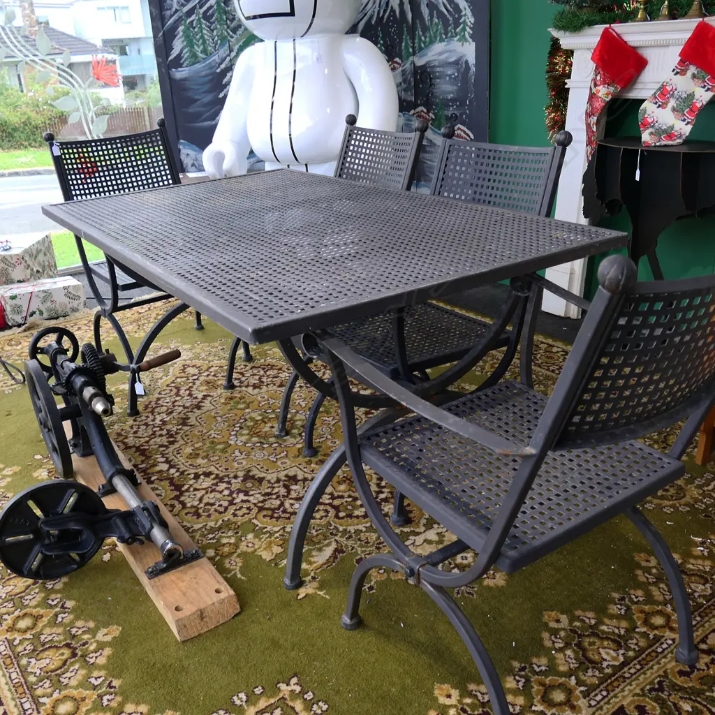 BLACK METAL OUTDOOR TABLE & 4 CHAIRS - SOME SURFACE RUST 1600x900mm Image 1++