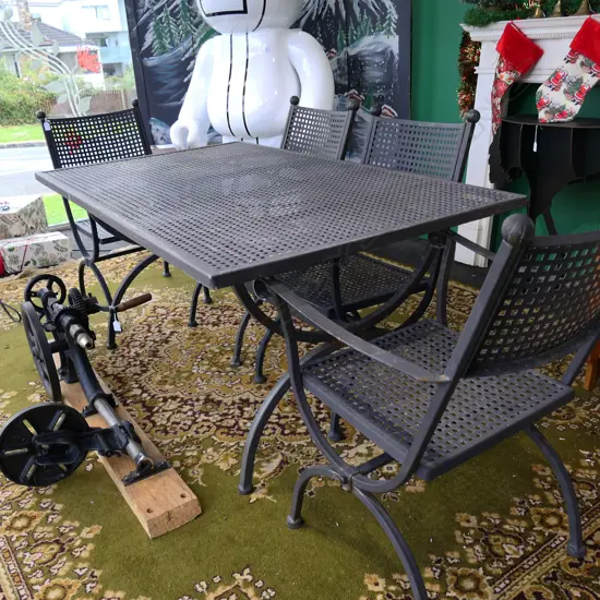 BLACK METAL OUTDOOR TABLE & 4 CHAIRS - SOME SURFACE RUST 1600x900mm