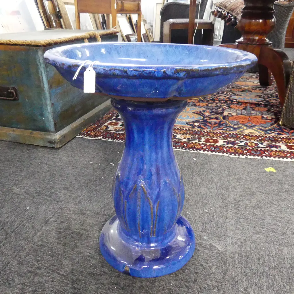  TULIP BIRD BATH BLUE Image 1++
