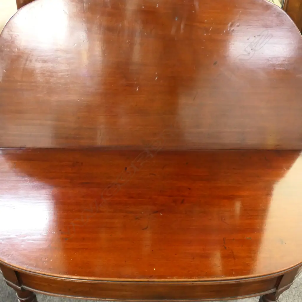 VICTORIAN MAHOGANY TABLE Image 1++