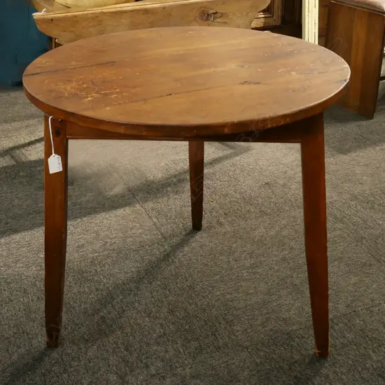 CRICKET TABLE 660mm dia H.610mm