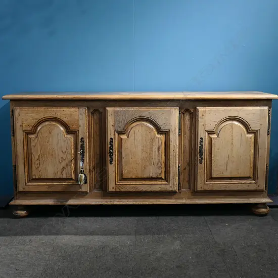 3 DOOR SIDEBOARD 1900x500x880mm