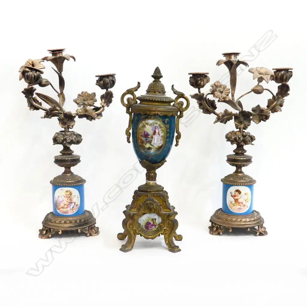 PR ANTIQUE CANDLE STICKS H.350mm + URN H.320mm Image 1++