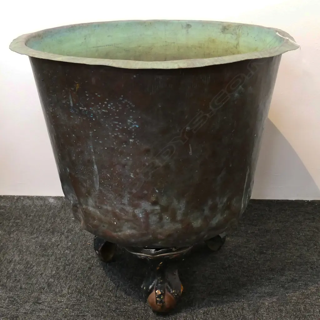 LG LAUNDRY COPPER WATERTIGHT PLANTER ON 3 BALL & CLAW FEET H.540mm / 540mm dia Image 1++