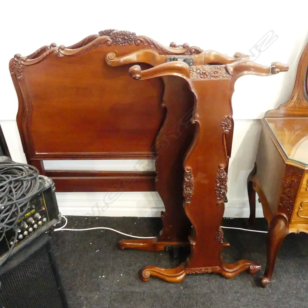 MAHOGANY DRESSING TABLE W.1200mm + PR SINGLE BED ENDS Image 1++