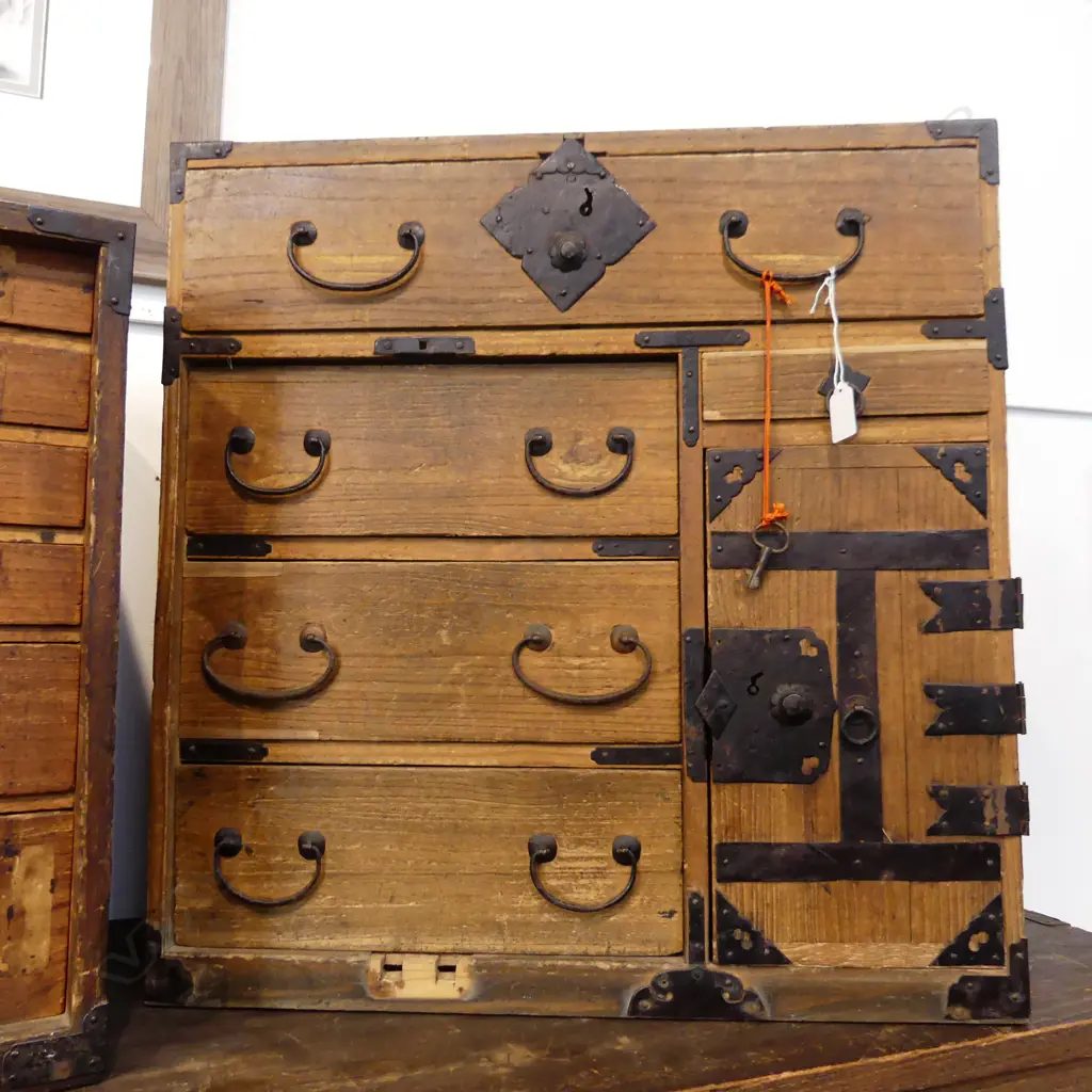 OLD JAPANESE TANSU COLLECTORS/BEDSIDE CABINET 5 drawer 1 door w key H.580mm Image 1++