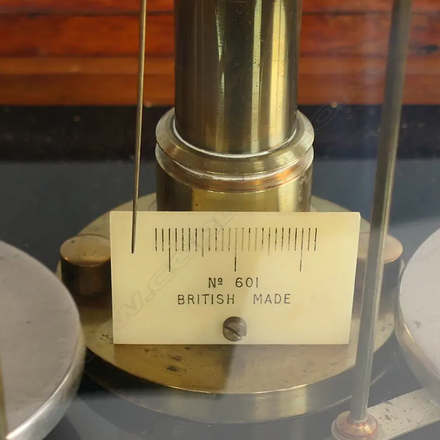 Becker & Co. London VINTAGE SET CHEMISTS GLASS CASED BALANCE SCALES Image 1++