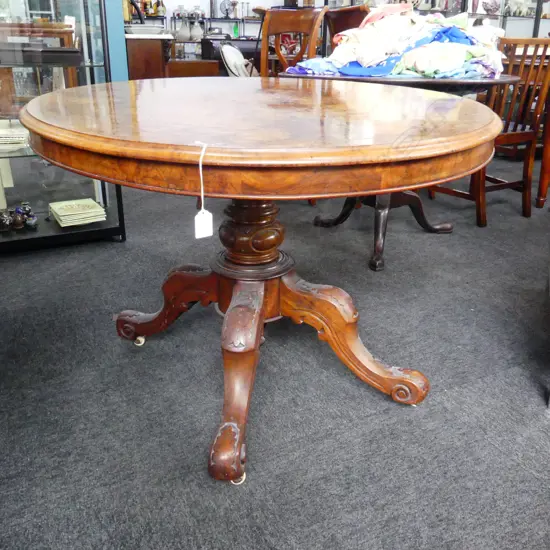 VICTORIAN TILT TOP PEDESTAL OVAL OCCASIONAL TABLE ON CASTORS 