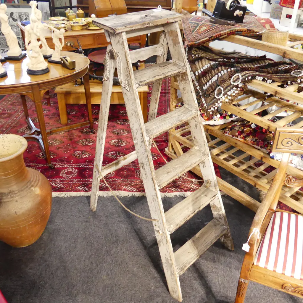 VINTAGE WOODEN 'PIONEER' LADDER H.1230mm Image 1++