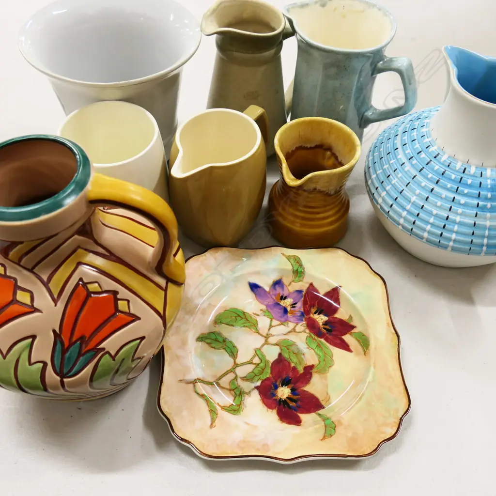 BOX LOT ASST. DECO CERAMICS ETC Image 1++