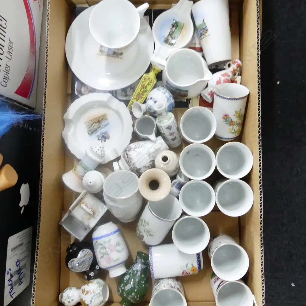 TRAY OF NZ SOV CHINA & MINITURE CHINESE BEAKERS & VASES Image 1++