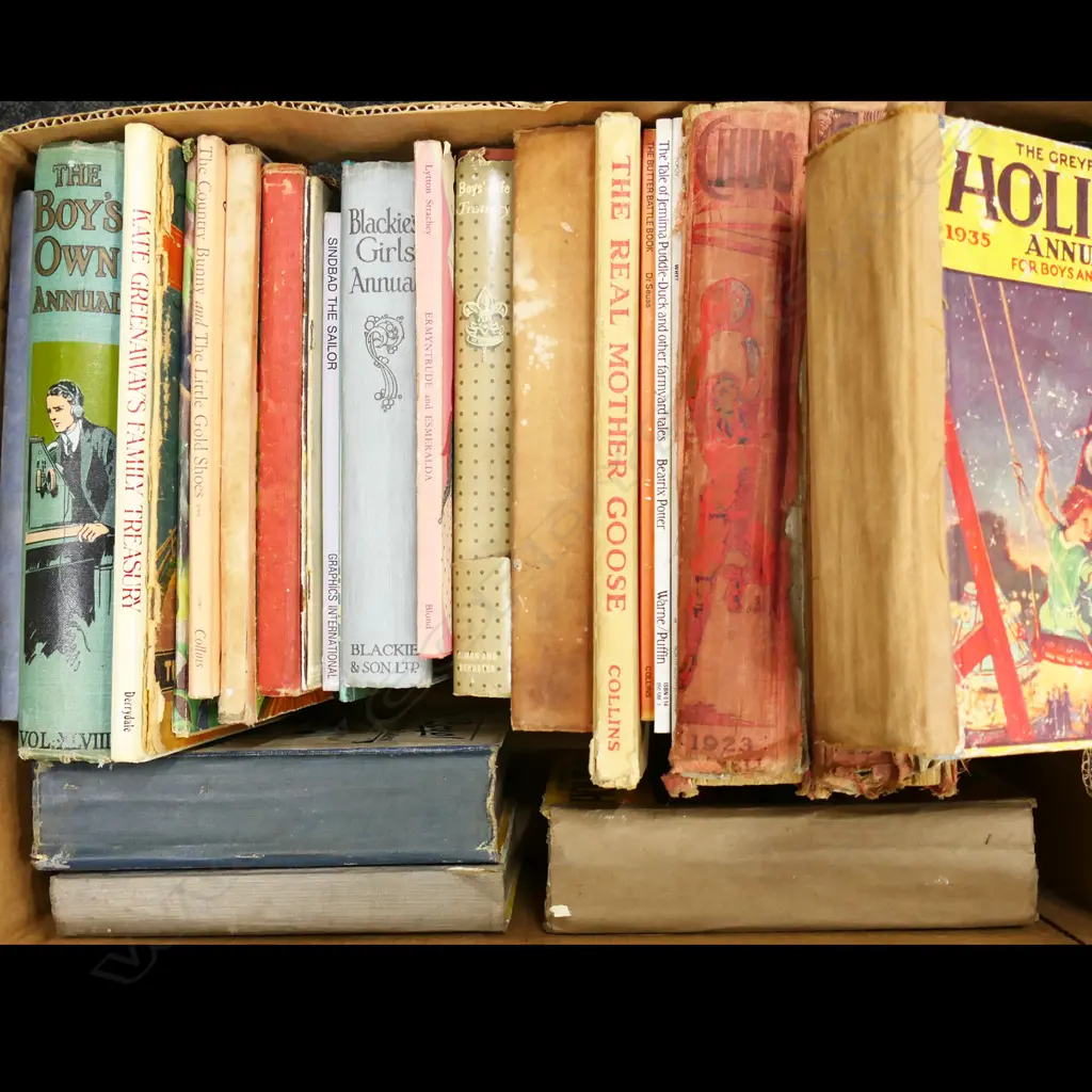 BOX LOT  VINTAGE CHILDRENS BOOKS Image 1++