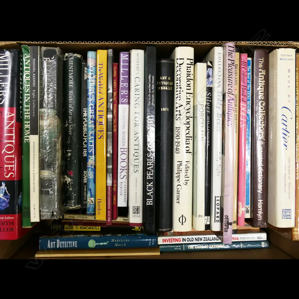 BOX LOT BOOKS; DECORATIVE ARTS & JEWELLERY Image 1++