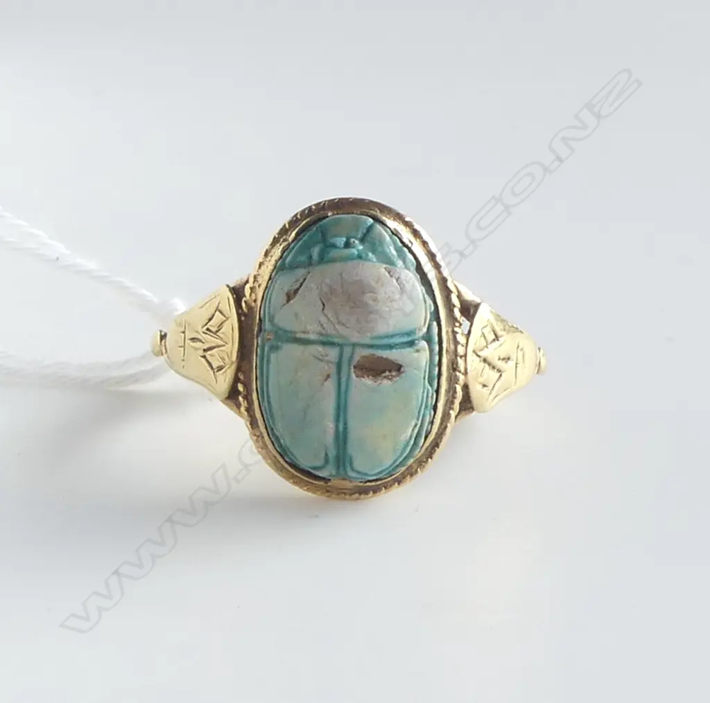 18ct GOLD OLD EGYPTIAN SCARAB BEETLE RING 4.75gms faults to scarab Image 1++