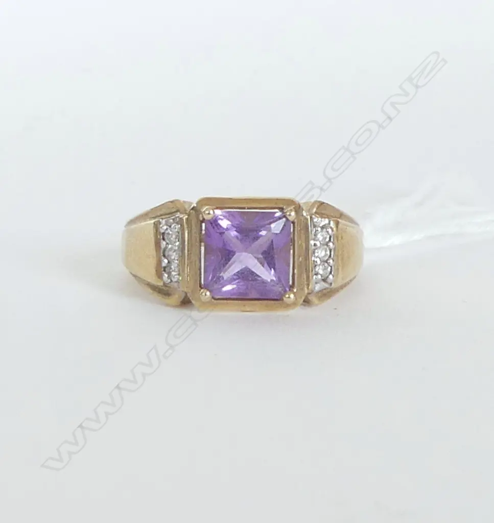 9ct RING w SQUARE CUT AMETHYST, 2.7gm, size O Image 1++