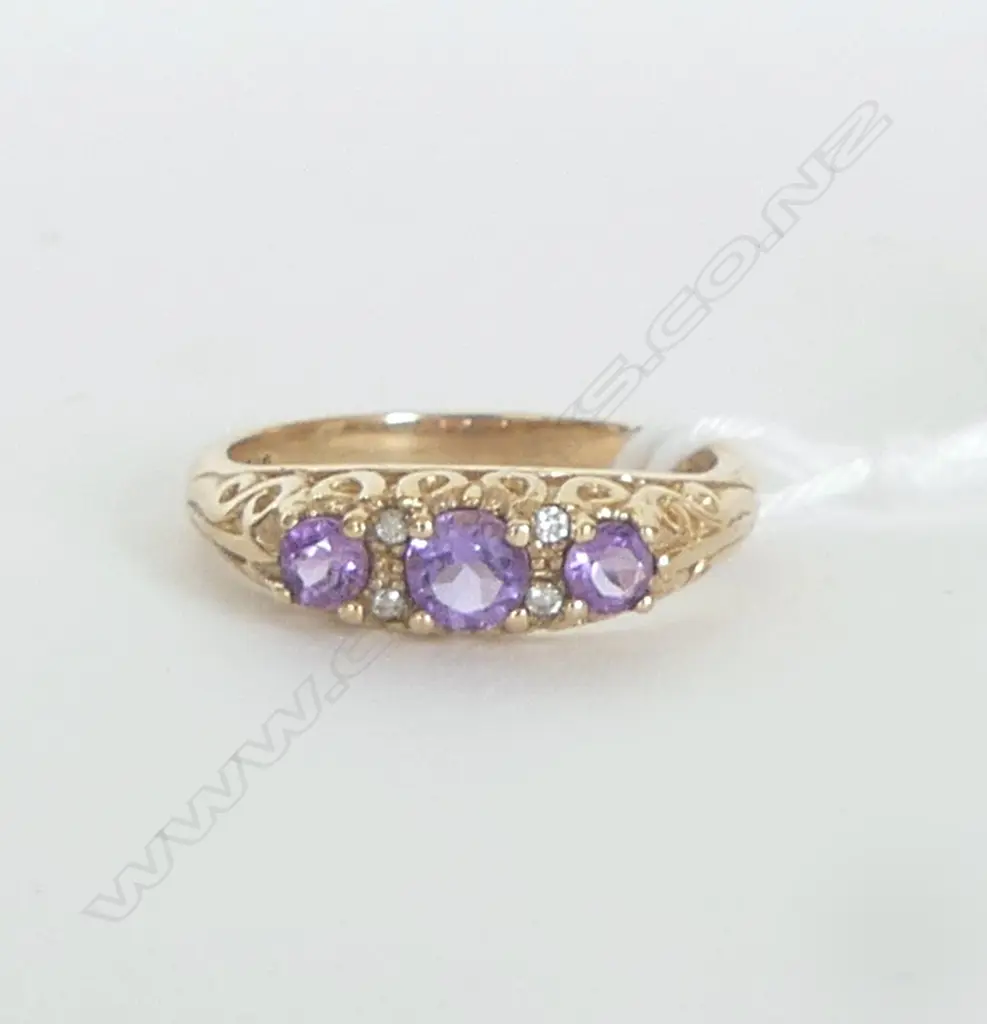 9ct AMETHYST & DIAMOND RING, 2.6gm, size N Image 1++