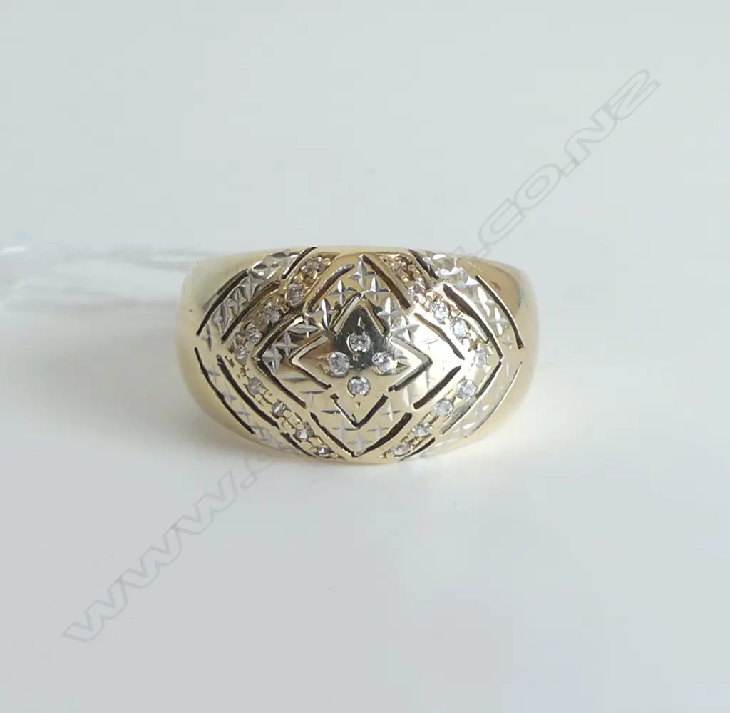 14ct BAND w FAUX DIAMONDS , 6.6gm, size O Image 1++
