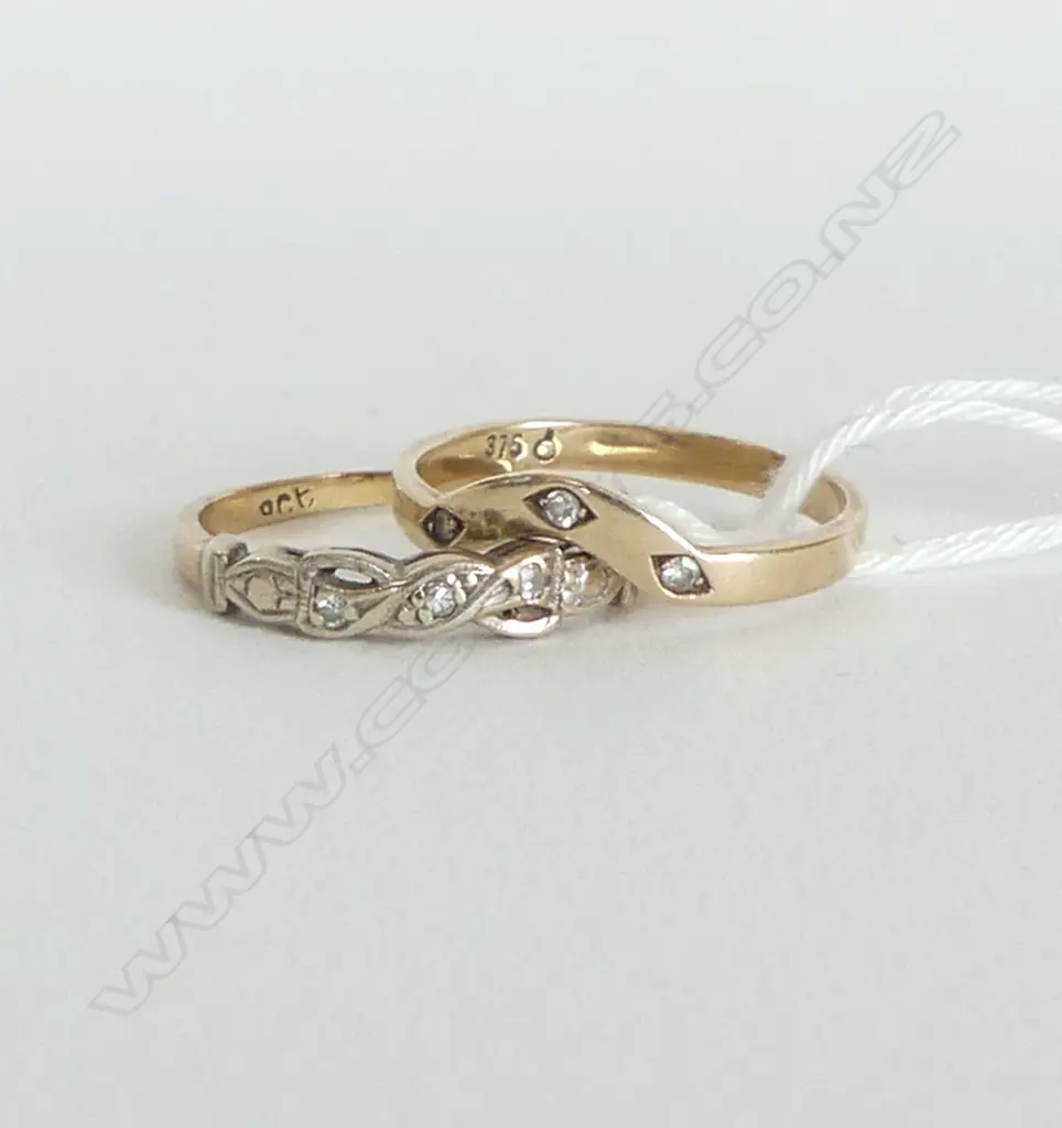 2 9ct GOLD RINGS, 2.7gm, size L Image 1++