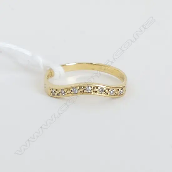 18ct DIAMOND SET ETERNITY RING, D=0.07ct, 1.4gm, size H