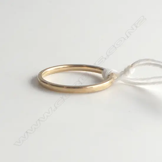18ct GOLD WEDDER, 1.4gms, size L