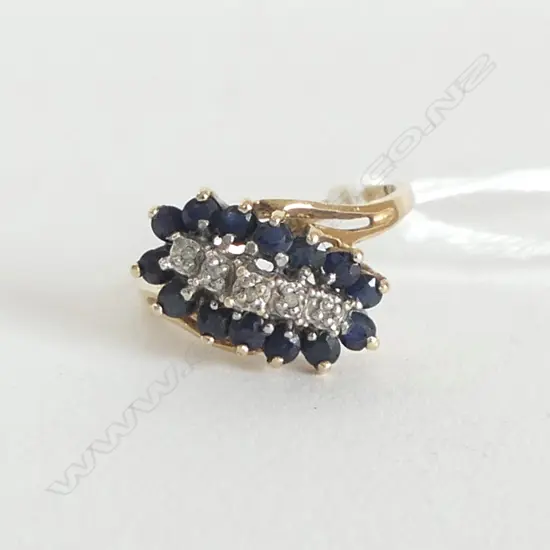 10ct GOLD & SAPPHIRE RING, 2.8gm (w stones), size M