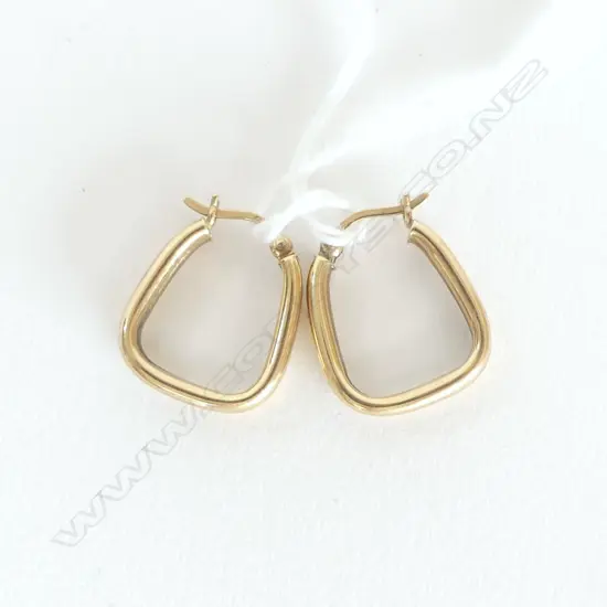 PR 9CT YELLOW GOLD OVAL SMALL HOOP EARRINGS  1.8 gms