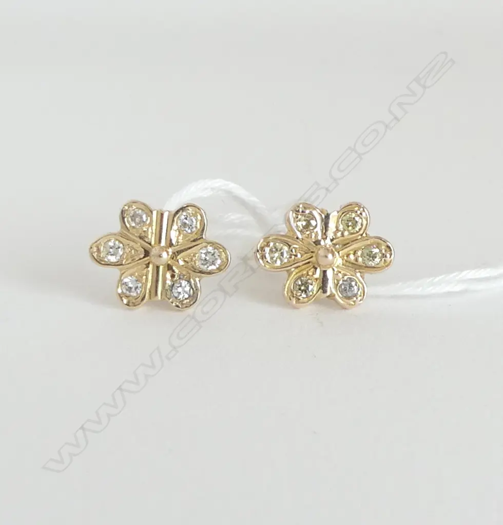 PR 9ct DIAMOND/ MOISSANITE SET BLOOM EAR STUDS, D=0.25ct, 2.6gm Image 1++