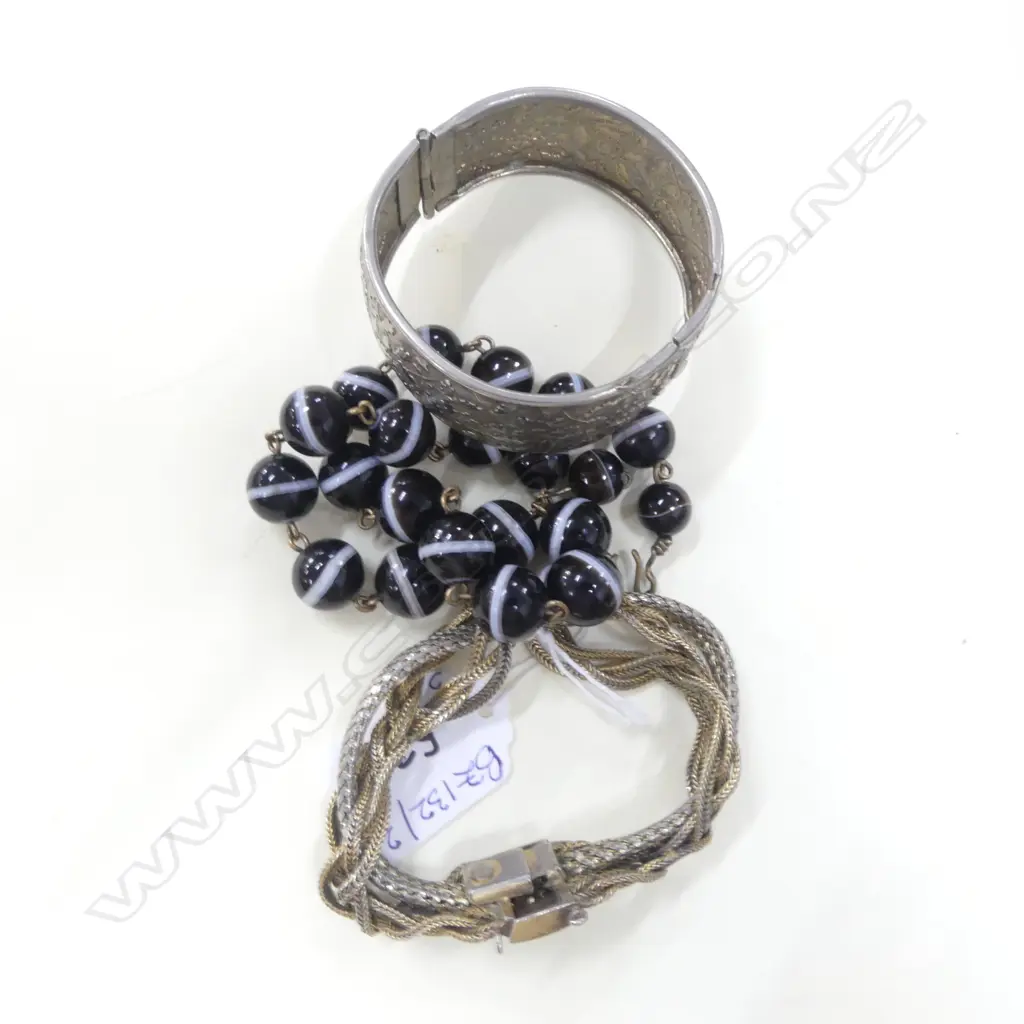 SILVER? BANGLE, DIOR GOLD TONE BRACELET (WORN), AGATE BEAD NECKLACE L.385mm Image 1++