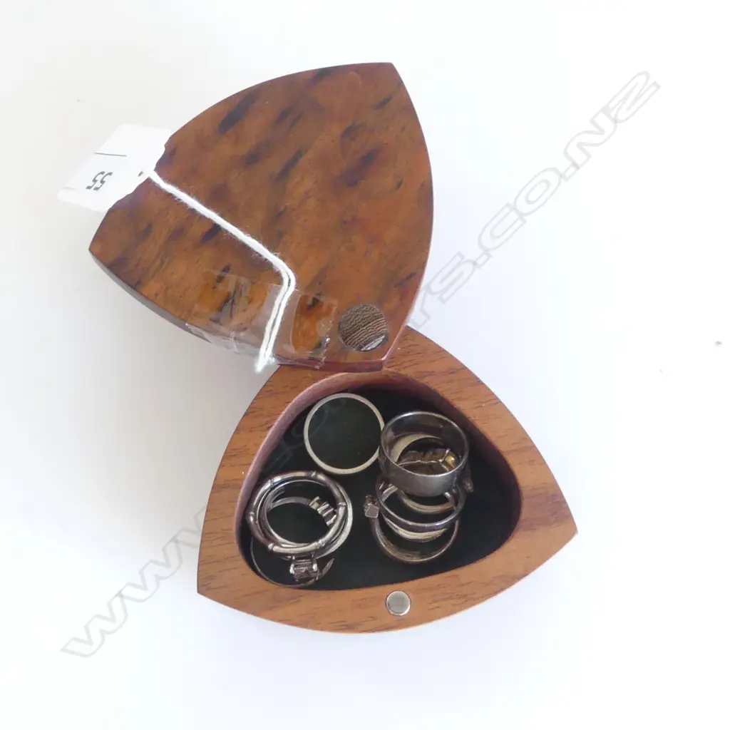 SILVER RINGS IN WOODEN RING BOX, 33gm  Image 1++