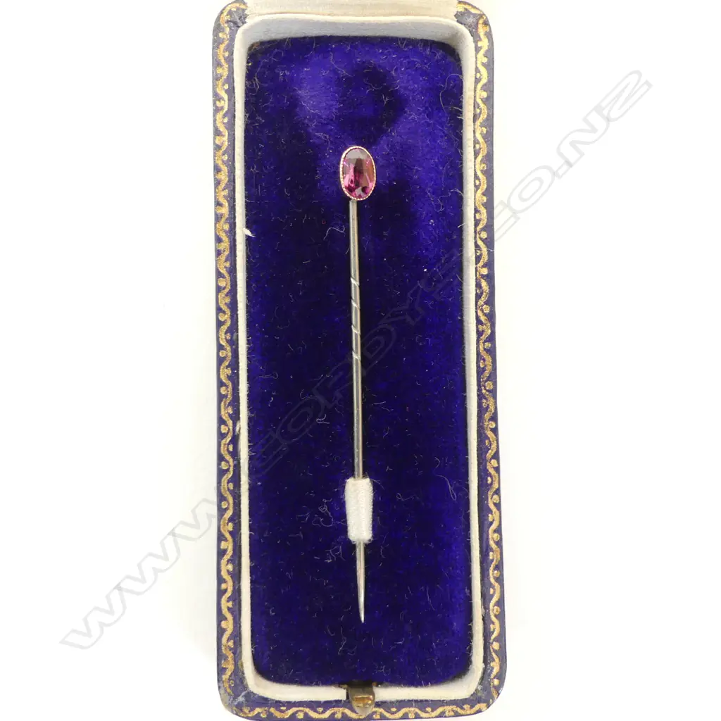 9ct GEM SET STICK PEN IN ORIGINAL CASE Image 1++