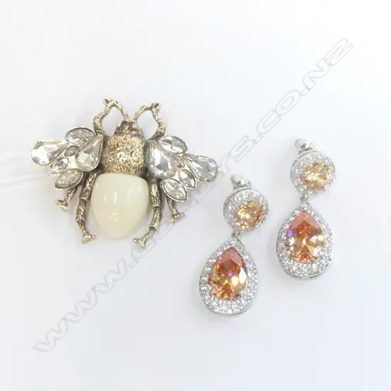 COSTUME BEE BROOCH & PR CITRINE LOOK & DIAMANTE EARRINGS