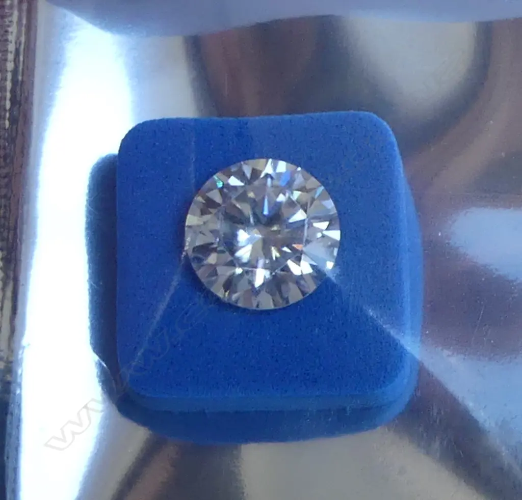 ROUND BRILLIANT 2ct MOISSANITE, WITH GRA CERTIFICATE Image 1++