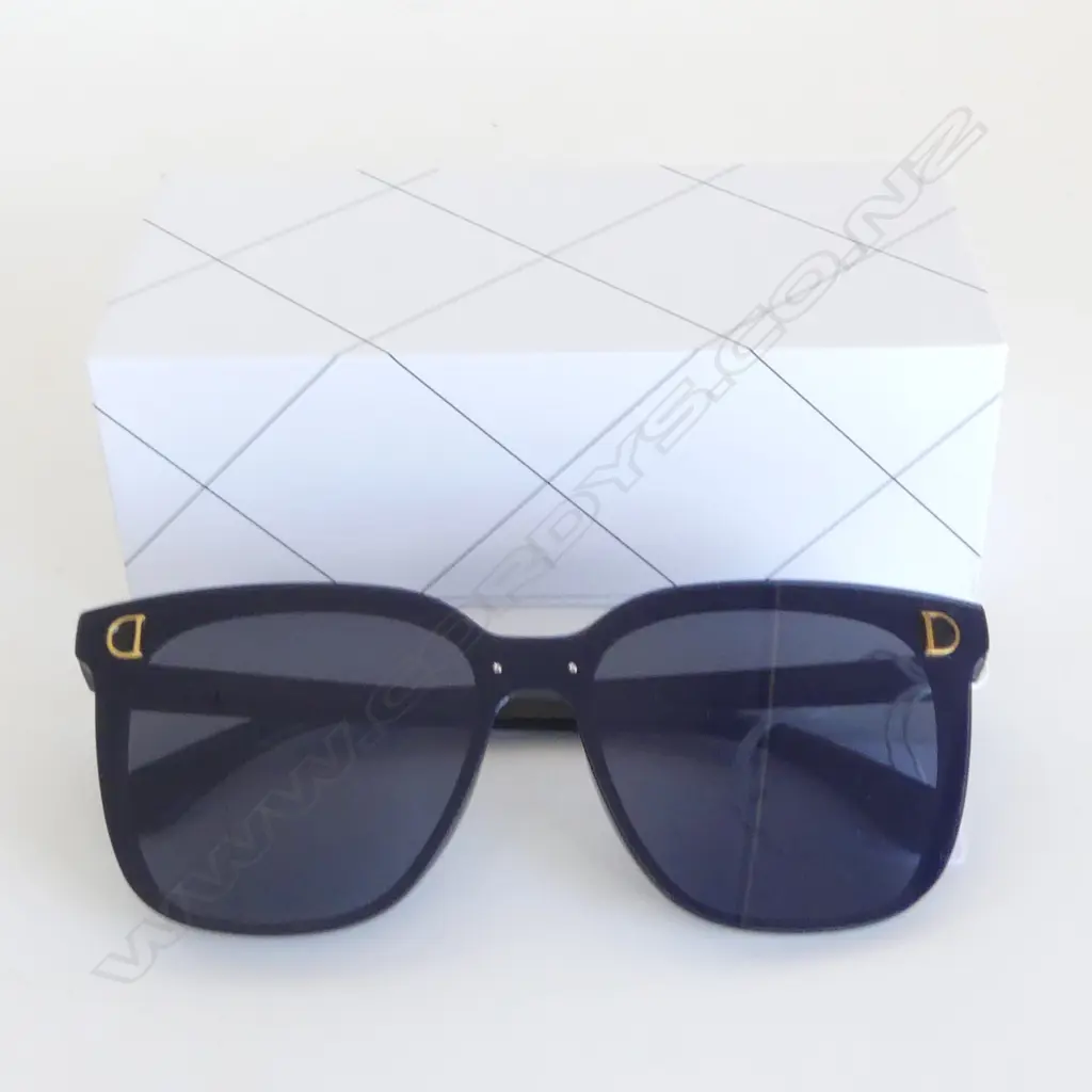  REPLICA DIOR LADIES SUNGLASSES w BOX Image 1++