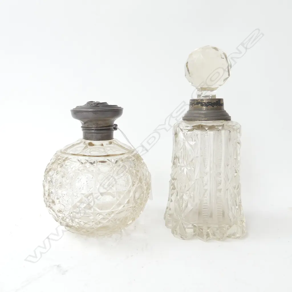 TWO VICTORIAN LARGE PERFUME BOTTLES, ONE CIRCULAR Di. 100mm OTHER QUATRAFOIL SHAPED H. 175mm faults Image 1++