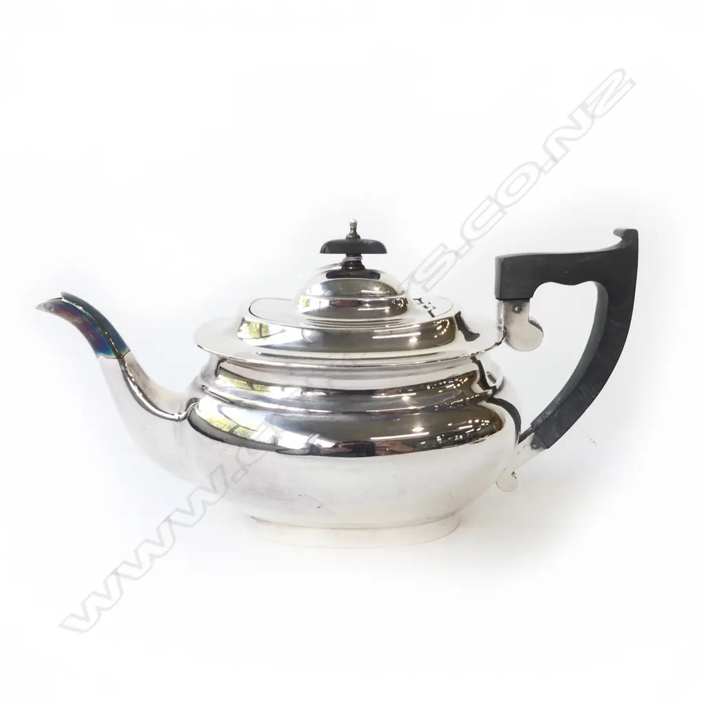 STG SILVER TEAPOT, SHEFFIELD 1966 718gms Image 1++