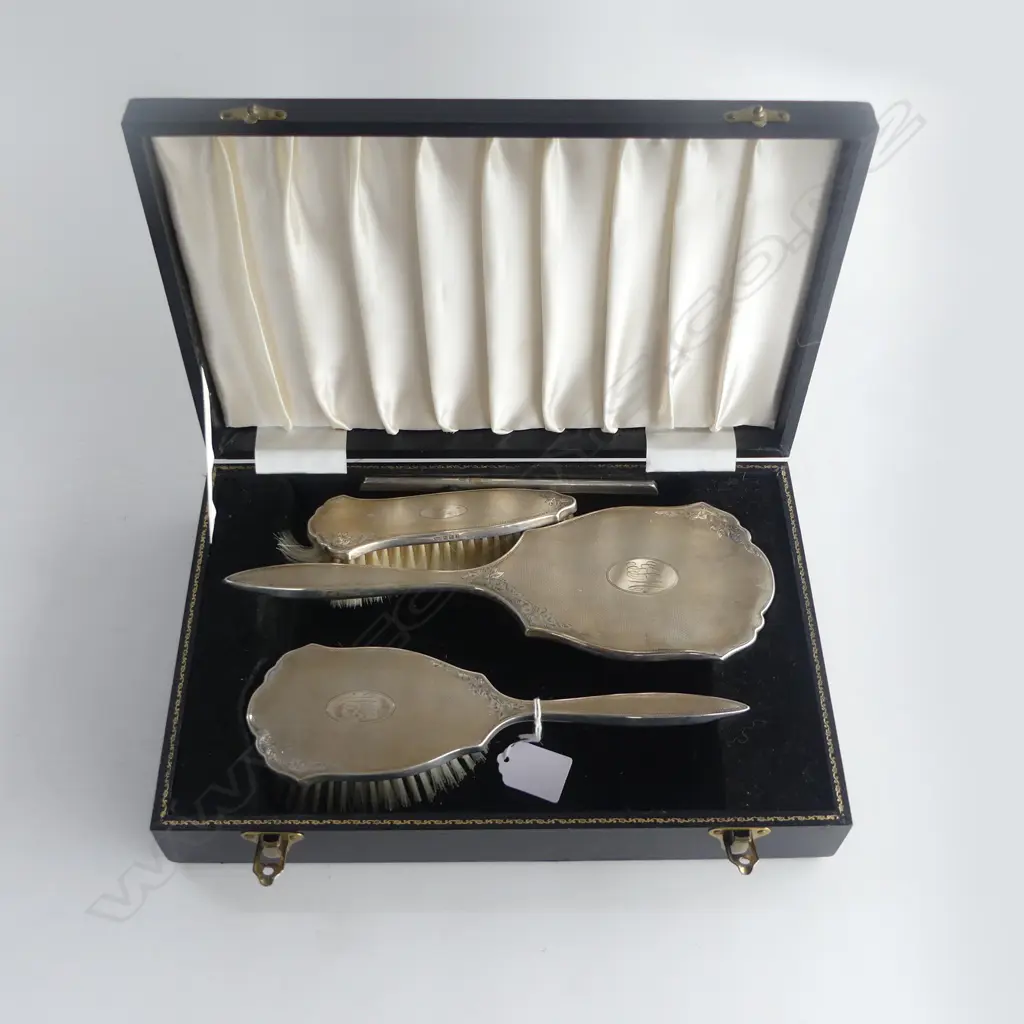 CASED 3 PCE SILVER DRESSING BRUSH & MIRROR SET Birmingham 1966  Image 1++