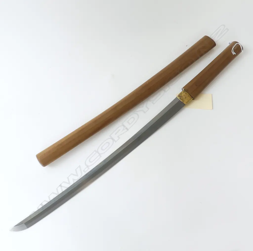 JAPANESE SWORD IN WOODEN SCABBARD L.790mm... Image 1++