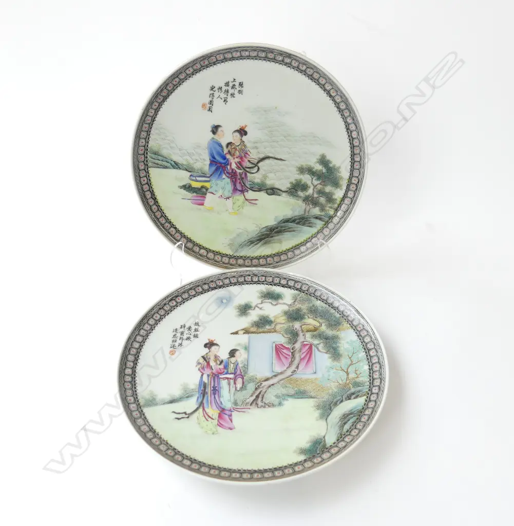 2 CHINESE HANDPAINTED PLATES, wall hanging, D.240mm Image 1++