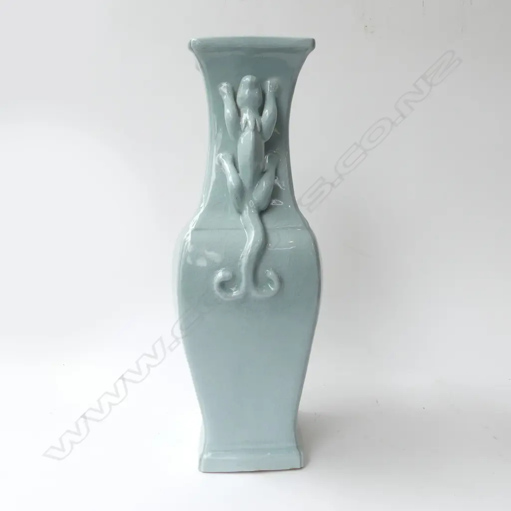 LG ORIENTAL CELADON VASE H.490mm Image 1++