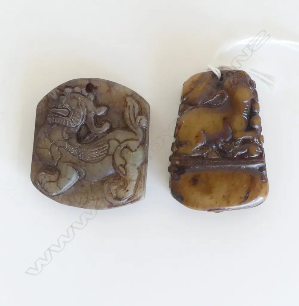 2 ORIENTAL POLISHED STONE MEDALLIONS 50x35mm Image 1++