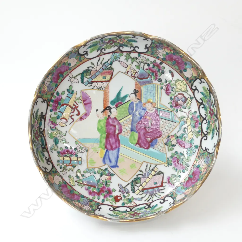 CHINESE FAMILLE ROSE BOWL 250mm dia Image 1++