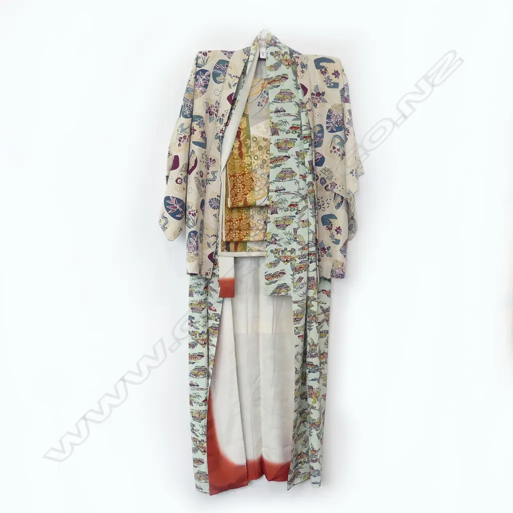 VINTAGE JAPANESE KIMONO ENSEMBLE Image 1++