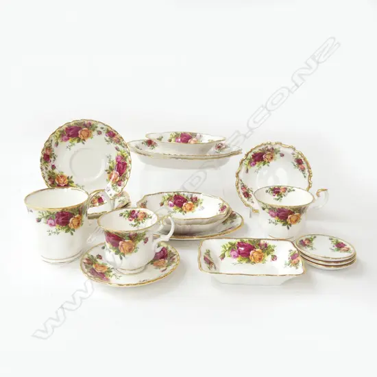 18 PCES ASST. ROYAL ALBERT OLD COUNTRY ROSES (LG CUP HAIRLINE)