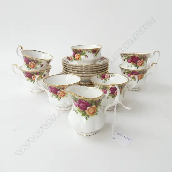 20 PCE ROYAL ALBERT OLD COUNTRY ROSES TEA SET; 6 TRIOS + MILK & SUGAR