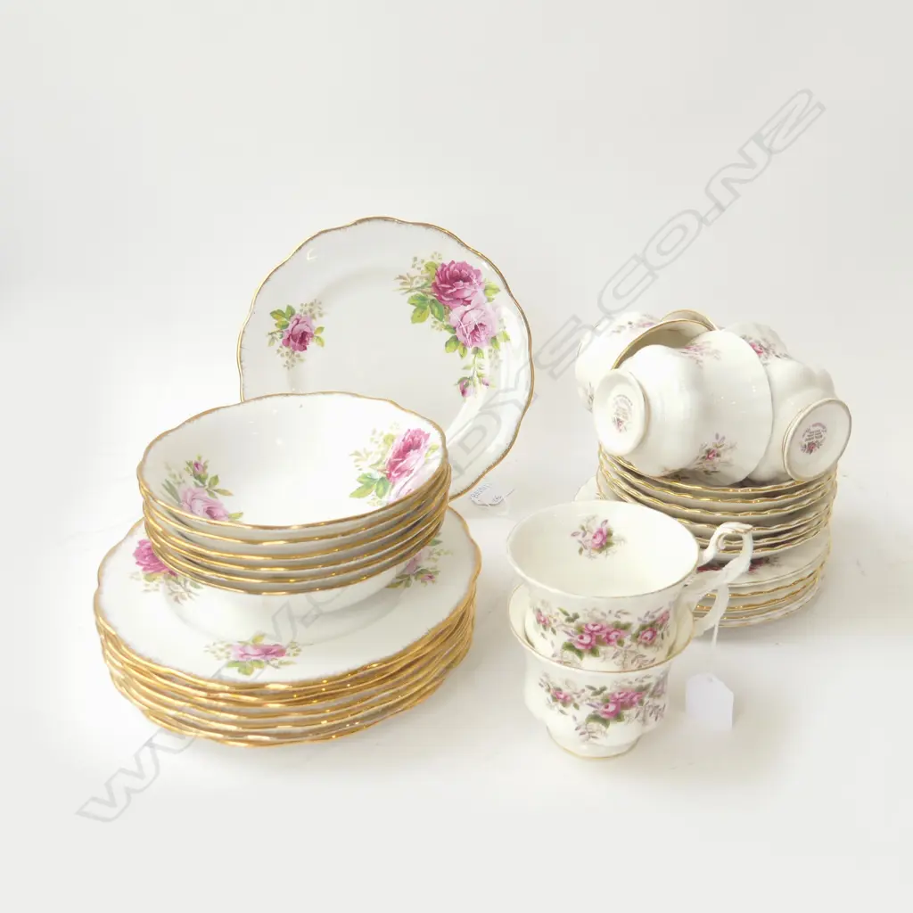 6 ROYAL ALBERT 'LAVENDER ROSE' TRIOS Image 1++