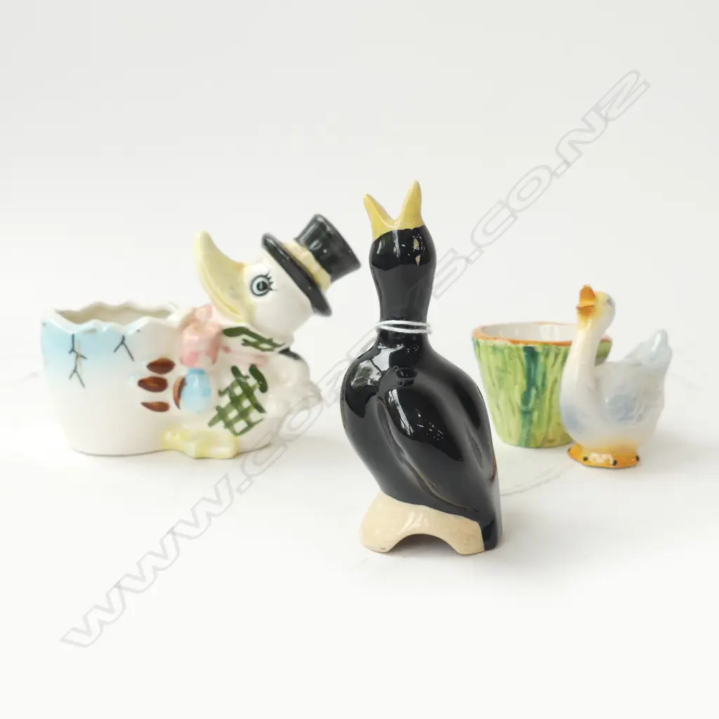 THREE DUCK THEMED EGGCUPS & PIE FUNNEL  Image 1++