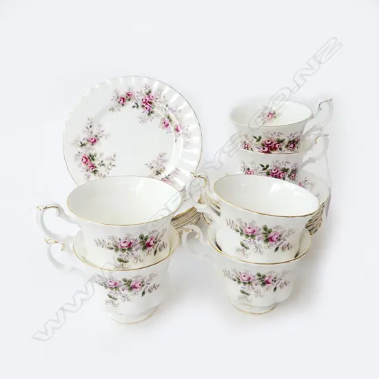 6 ROYAL ALBERT 'LAVENDER ROSE' TRIOS