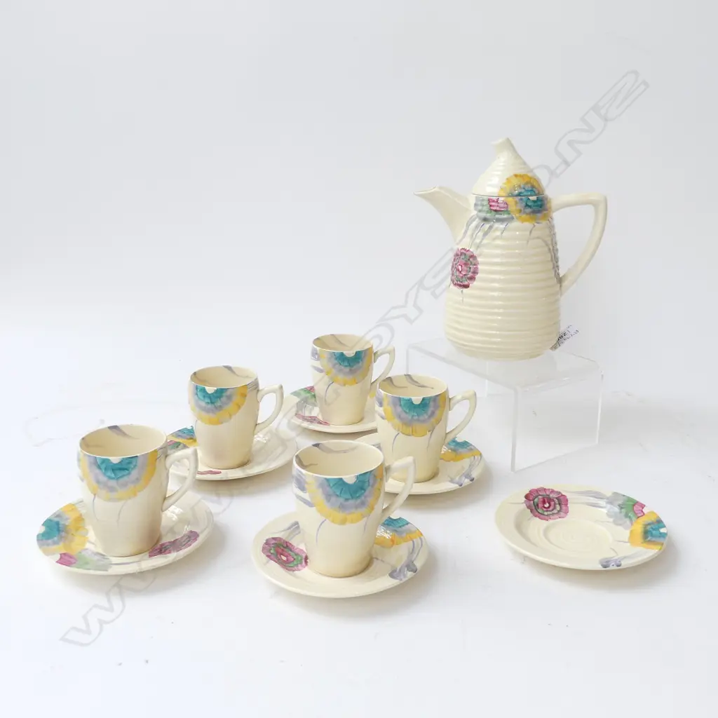 12 PCE CLARICE CLIFF BIZARRE HAND PAINTED DEMITASSE SET; 5 CUPS, 6 SAUCERS, COFFEE POT H.180mm... Image 1++